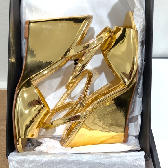 NIB Larroudé Yves Wedge In Gold Specchio - Picture 14 of 16